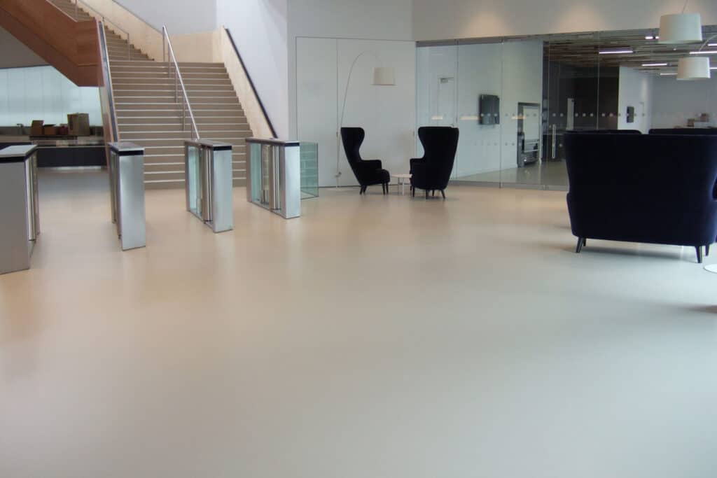 Stratum Resin Flooring - Bolidtop 525 resin floor - Commercial building